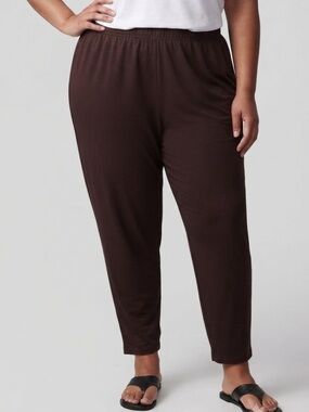 FASHION BUG Dark Brown Elastic Waist Pants Size 26/28 Short